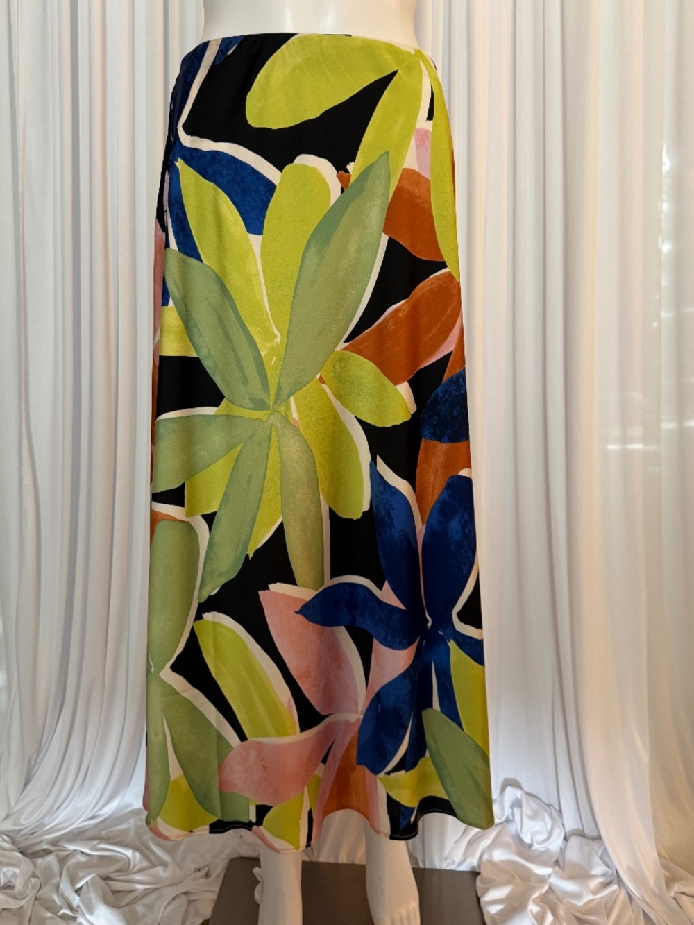 NIC+ZOE Abstract Floral Midi Skirt Size M NWOT Elastic Waist